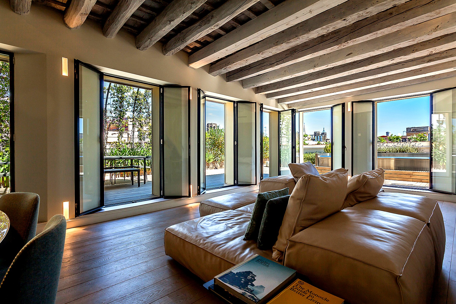 Barcelona penthouse — Citinest Property Advisors